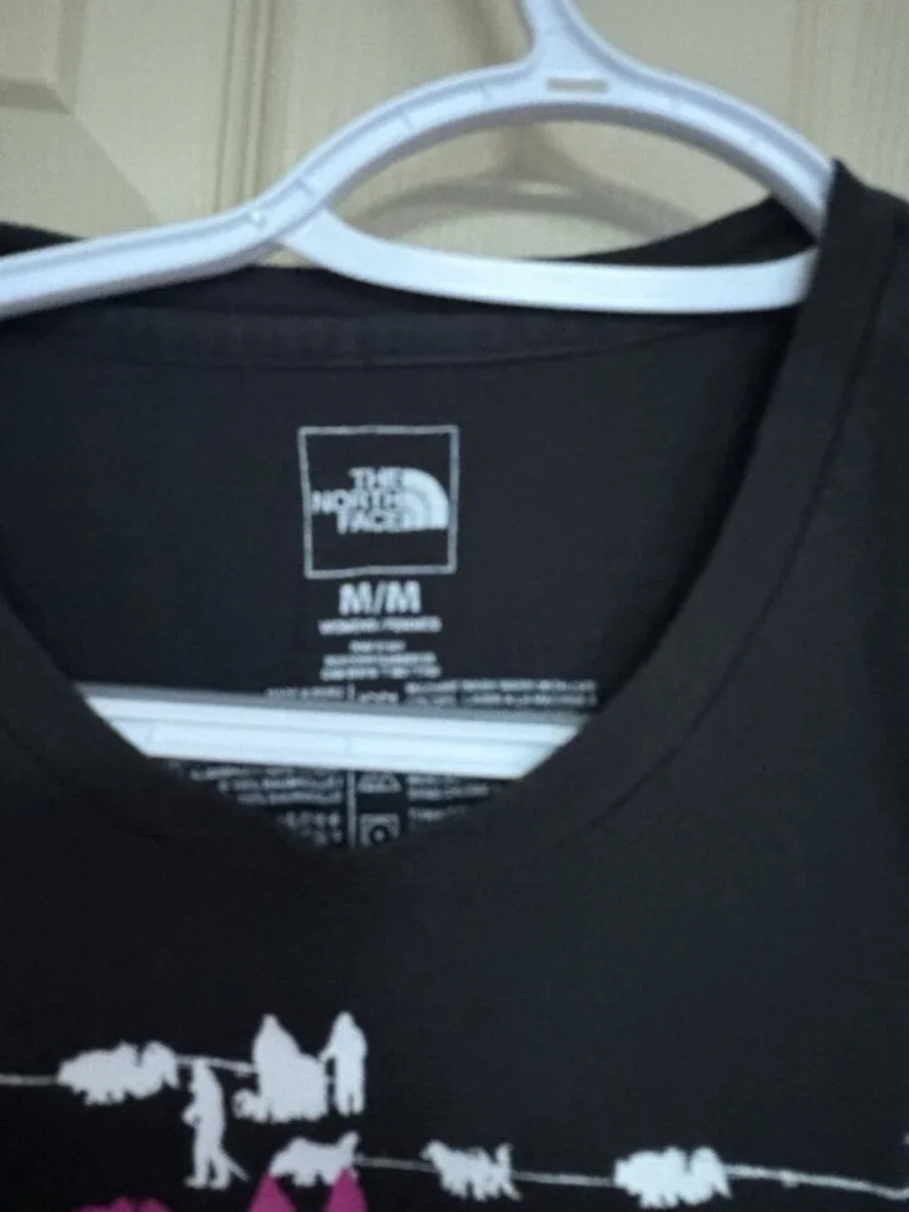 The North Face Women's T Shirt Black Pink White Size Medium - Picture 3 of 4